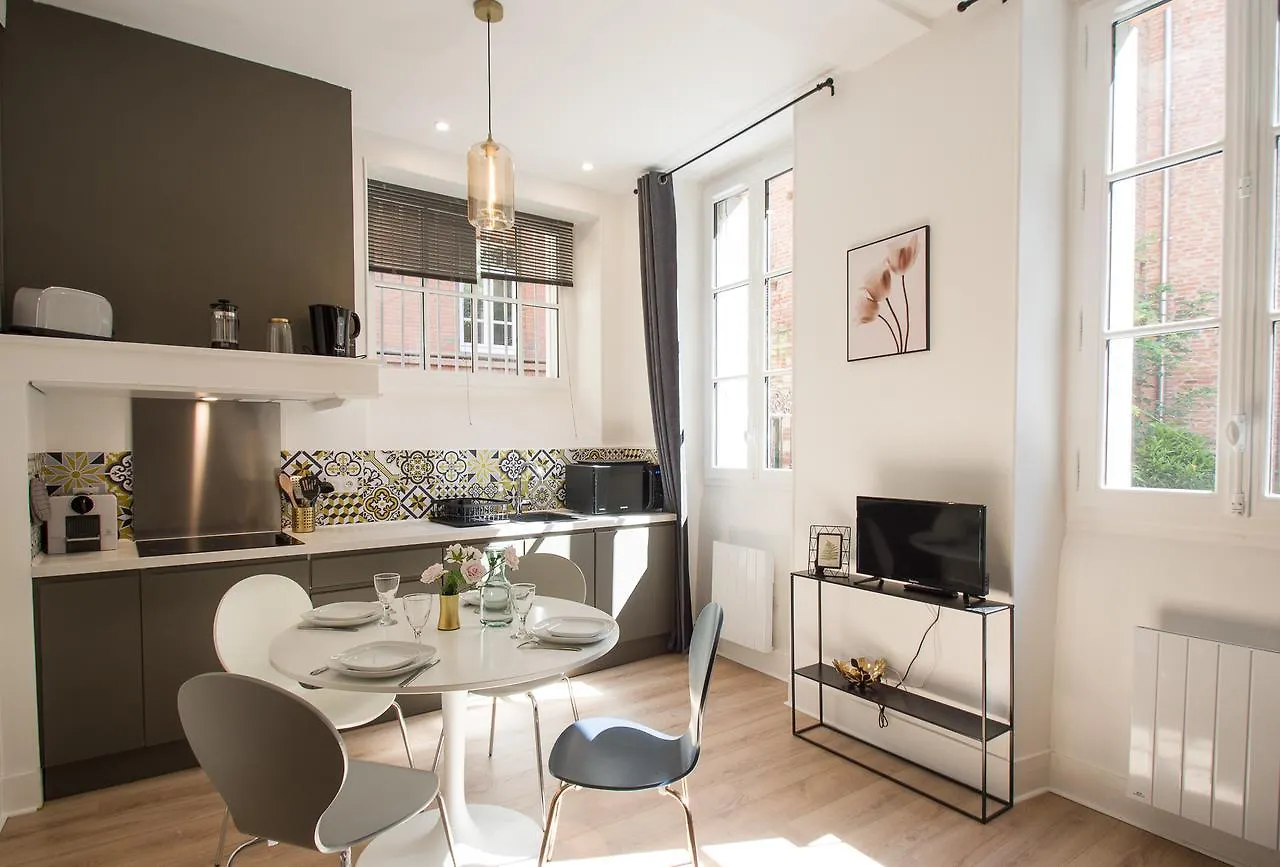 Appartement La Dame du Taur by Cocoonr à Toulouse 0*,